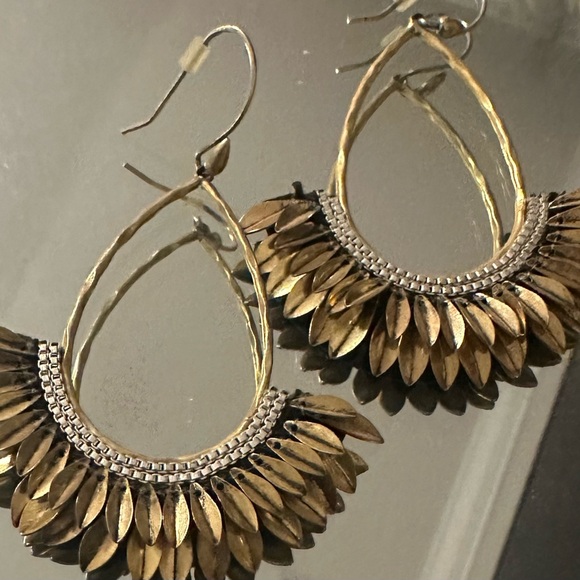 Stella & Dot Pegasus Earrings - Gold - Lightweight, Elegant. - Picture 4 of 5